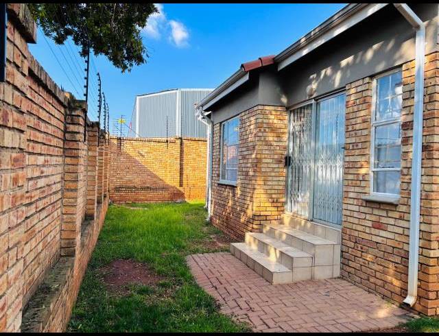 3 BEDROOM PROPERTY TO RENT IN COSMO CITY